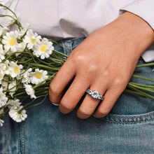 Load image into Gallery viewer, Women's Retro Simple Statement Ring